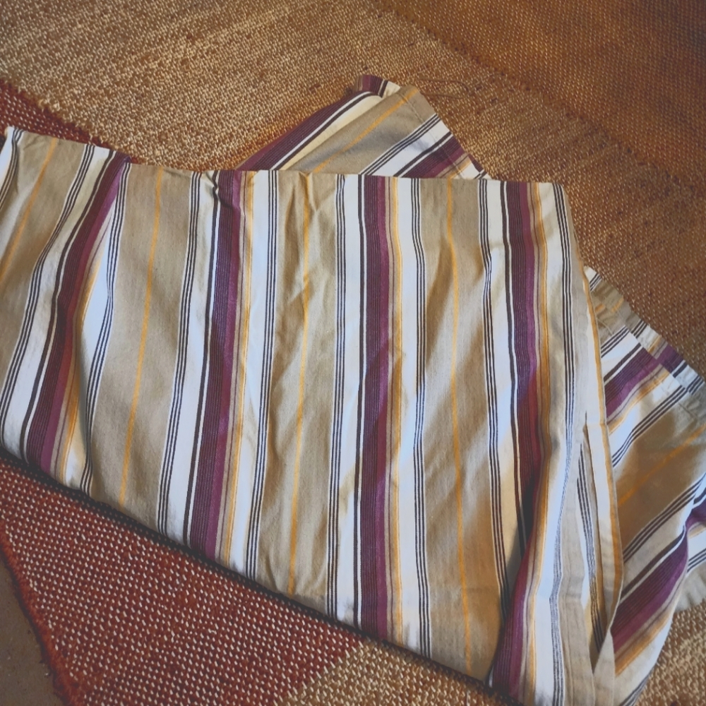 Williams Sonoma tablecloth 70" x 108" Stripes Cotton